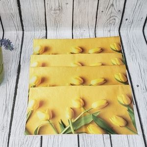 Ambesonne Tulips Set of 4 Napkins, 18" x 18"